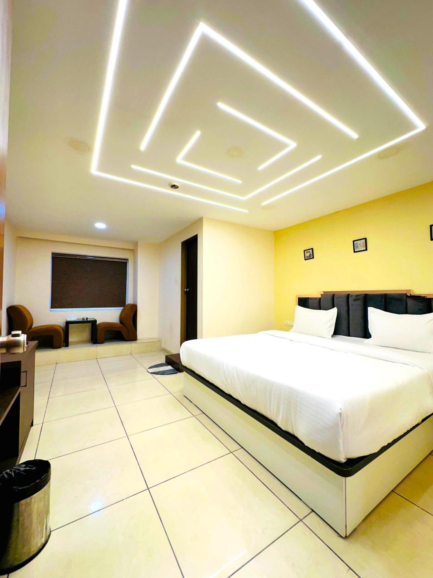 Aundh Elite Stay Pune Exterior photo